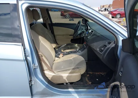 2013 Chrysler 200 Touring z USA, uszkodzony, nr VIN 1C3CCBBB0DN545305